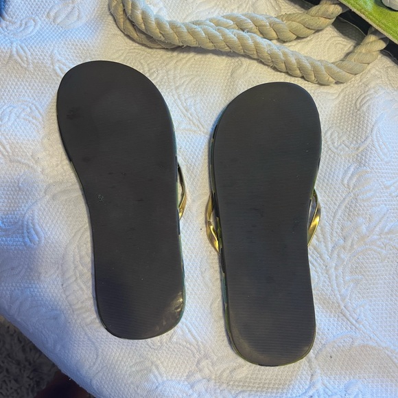 Beach Bag & Flip Flop Set - Picture 2 of 8